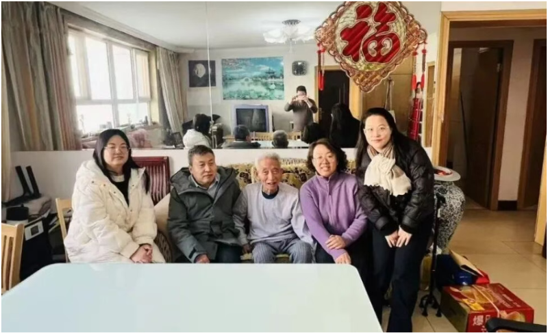 民盟张职院支部慰问退休盟员教师